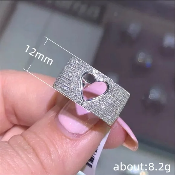 HOST PICK 😍 Heart Love Ring - Picture 4 of 5